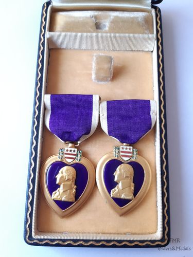 WWII Double Purple Heart with case