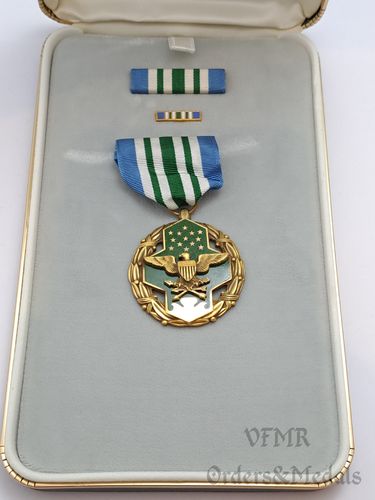 Medalla por mérito en el servicio conjunto