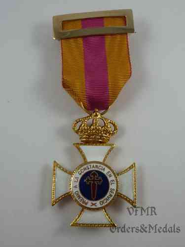 Cross for Constancy in Service (30 years)