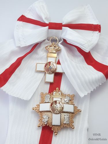 Gran Cruz Merito Militar distintivo blanco con banda y venera