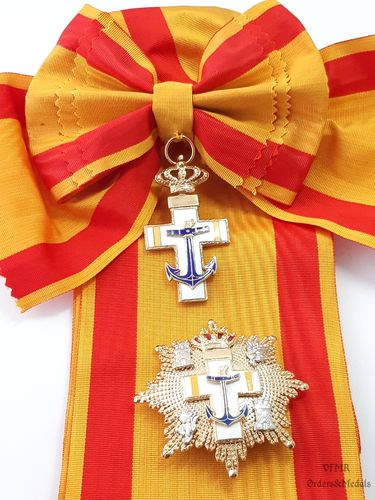 Grand-croix de l'ordre du Mérite naval (division jaune) avec écharpe