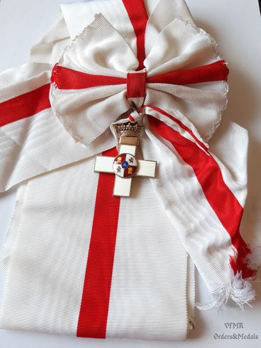 Banda da Grande Cruz de Mérito Militar com distintivo branco