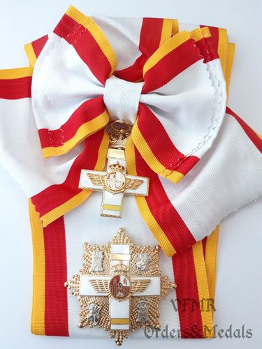 Grand-croix de l'ordre du Mérite aéronautique (division jaune) avec écharpe