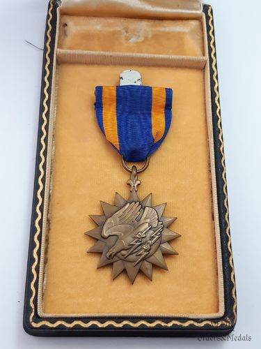 WWII Air Medal with case