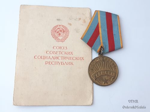 Médaille pour la libération de Varsovie avec document
