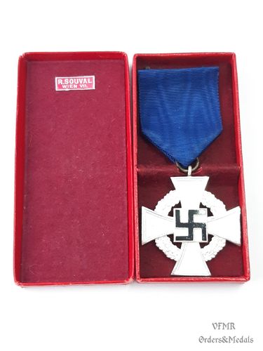 Medalha por 25 anos ao serviço do Estado com caixa
