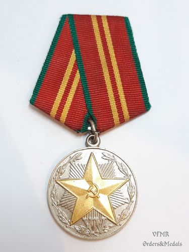 Medalha de 15 anos de serviço irrepreensível no KGB