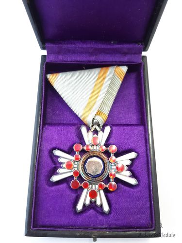 Order of Sacred Treasure 5th class, with box
