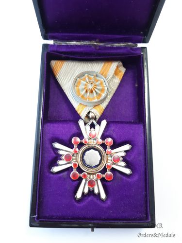 Order of Sacred Treasure 4th class, with box
