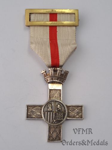 Cruz del mérito militar distintivo blanco