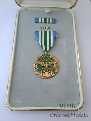 Medalla por mérito en el servicio conjunto