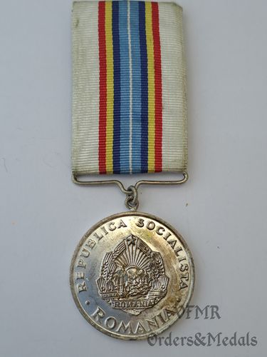 Roumanie - Médaille pour services distingués dans la défense de l'ordre social et de l'état