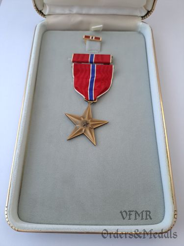 Estrella de bronce con caja (guerra de Vietnam)