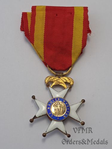 Order of St. Ferdinanz, Cross