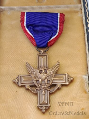 WW2 Distinguished Service Cross with case