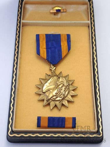 Воздушная медаль с коробочкой (Вторая Мировая война)