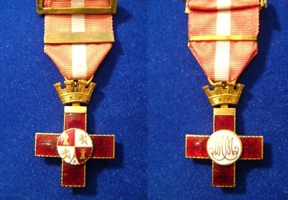 cruz merito militar distintivo rojo republicana
